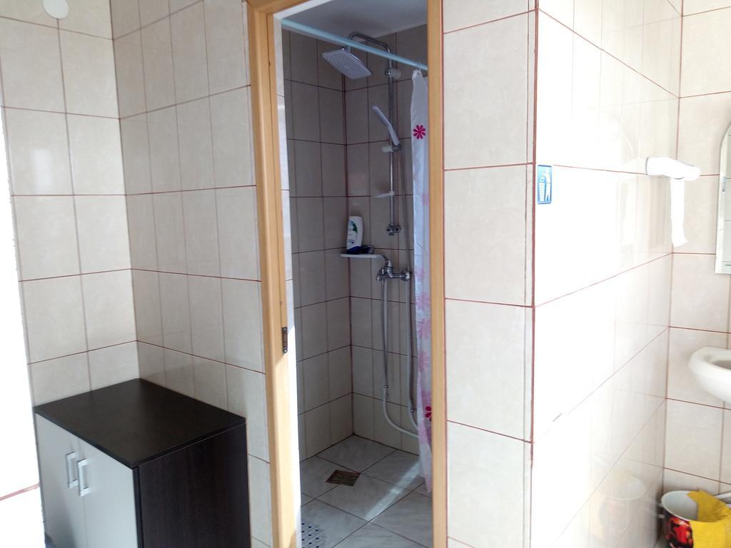 Pensiunea Serbeca Brosteni Bagian luar foto